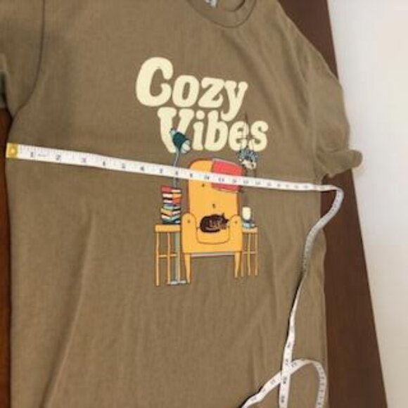 Cozy Vibes Cat in Chair Graphic Unisex T-Shirt Size L. - Picture 10 of 16